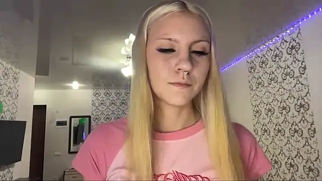 LanaLivee online show from 23, 7, 2026