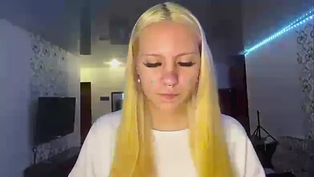 LanaLivee online show from 25, 7, 2026