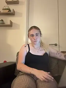BaddieRiRi224 online show from 21, 7, 2026