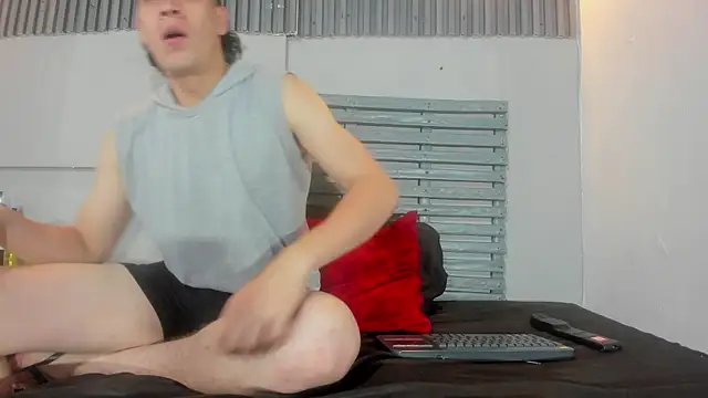 Thomas Woolf online show from 24, 7, 2026
