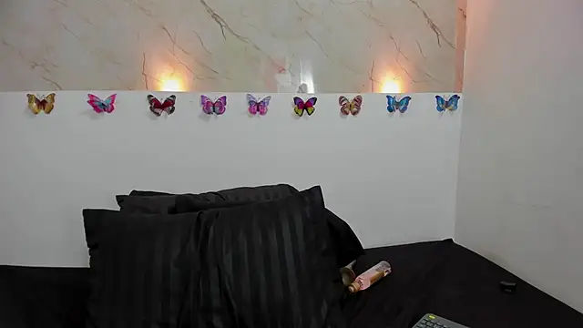 esmeralda jenn11 online show from 28, 7, 2026