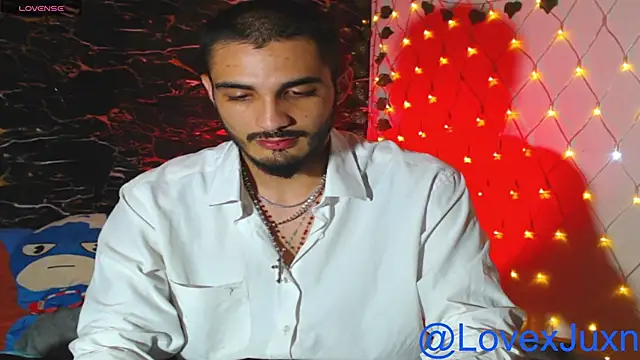 LovexJuxn77 online show from 17, 7, 2026
