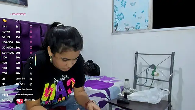 Sofi Velez  online show from 29, 7, 2026