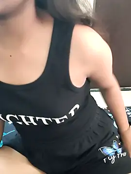 yours queen  online show from 27, 7, 2026
