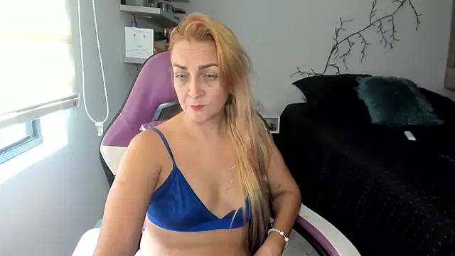 adri smoke online show from 19, 7, 2026