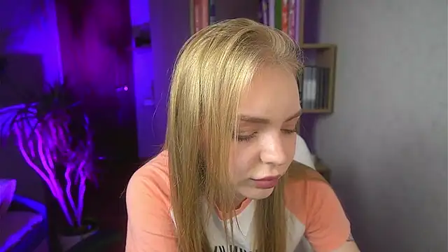 Snapshot of Emilyemmi chatting on 24, 7, 2026 Emilyemmi online show from 24, 7, 2026