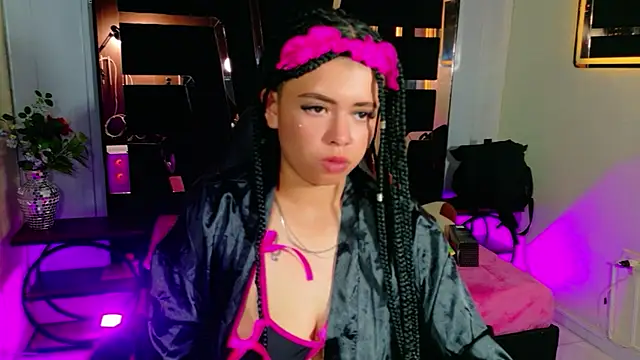 lunabustygirl2 online show from 5, 8, 2026