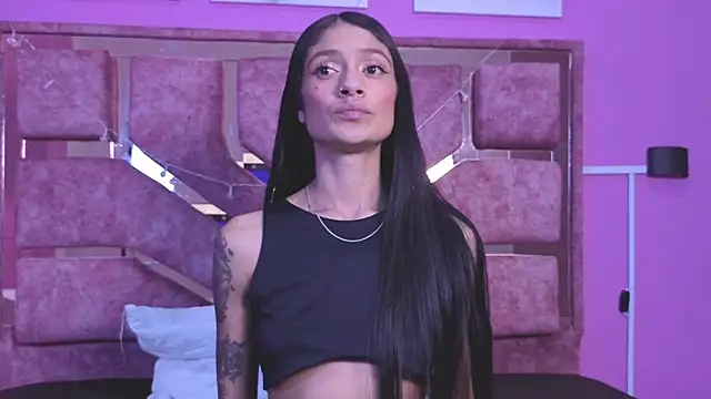 aura bonet online show from 25, 7, 2026