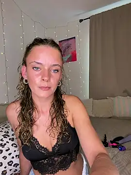 Stella Rosee online show from 25, 7, 2026