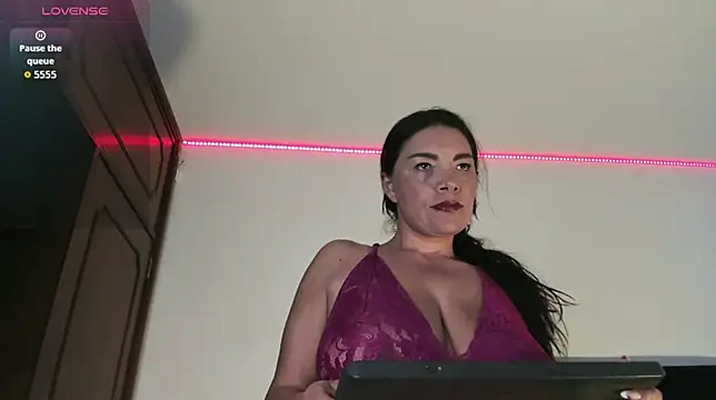 arianacg online show from 24, 7, 2026