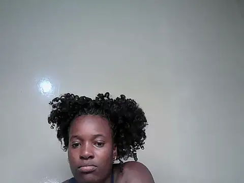 Lunakisses online show from 19, 7, 2026