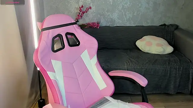 Nika-Berry online show from 28, 7, 2026