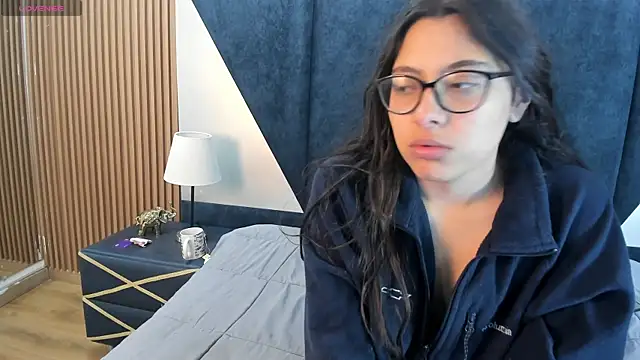 Olivia Collinns online show from 26, 7, 2026