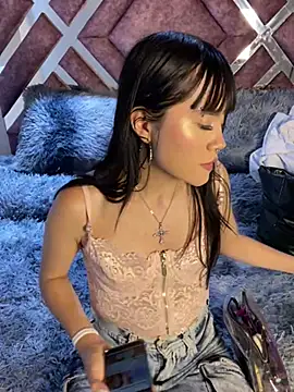 Saphira Pink online show from 27, 7, 2026