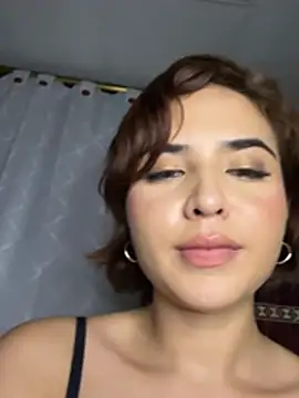 LadyScarlett  online show from 23, 7, 2026