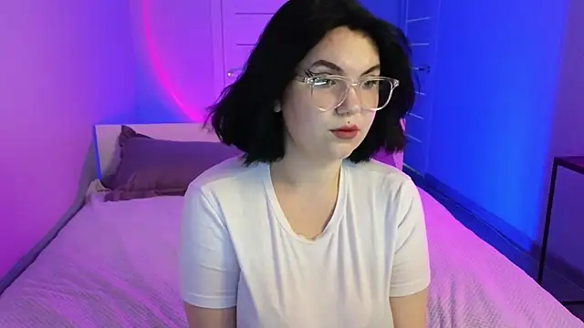 BellaGotze online show from 27, 7, 2026