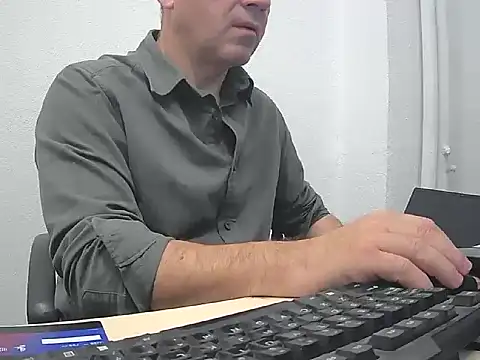 Snapshot of gabriel9_ chatting on 8, 5, 2026 gabriel9 online show from 8, 5, 2026