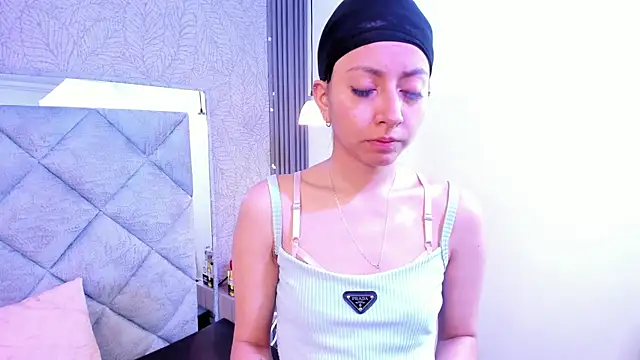 Violet Bloomxx online show from 23, 7, 2026
