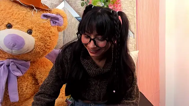 Violet Bloomxx online show from 28, 7, 2026