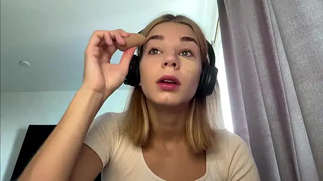 PickmeGirl online show from 24, 7, 2026
