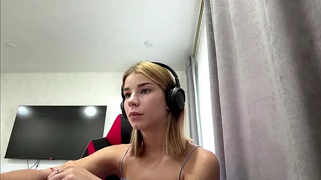 PickmeGirl online show from 28, 7, 2026