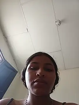 Lia Foz online show from 28, 7, 2026