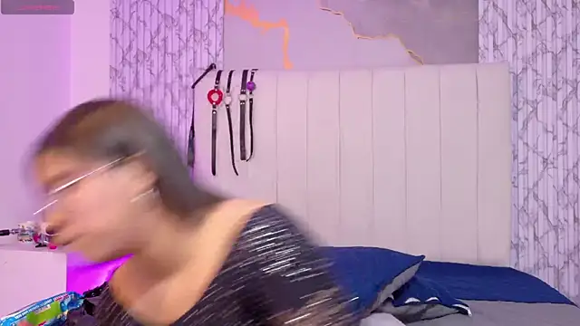 LorenaVelez online show from 24, 7, 2026