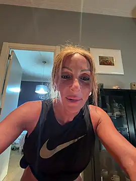 cari guerrera online show from 25, 7, 2026
