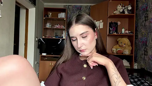 KittyNoSkirty online show from 23, 7, 2026