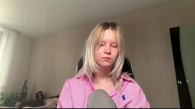 JessicaLowland online show from 22, 7, 2026