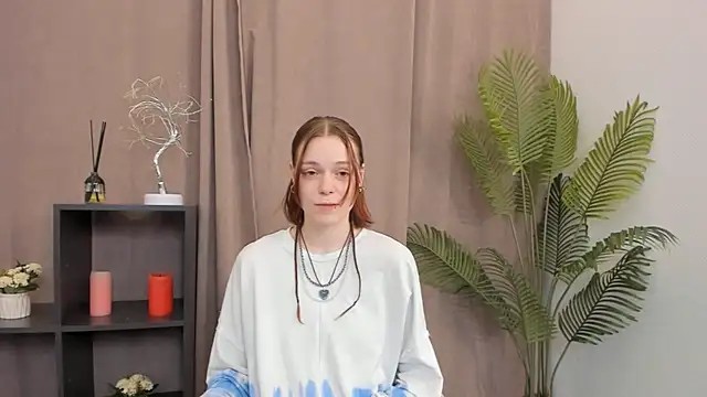 YaelHoughtling online show from 26, 7, 2026