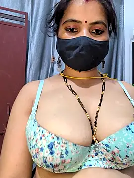 Laila fuck online show from 24, 7, 2026