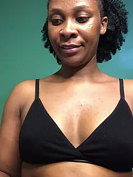 ebonychocolateboobs online show from 27, 7, 2026