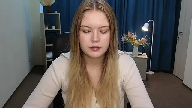 Snapshot of HortensiaHall chatting on 25, 7, 2026 HortensiaHall online show from 25, 7, 2026