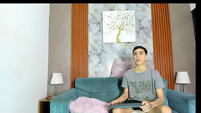 GOLDEN BOSS online show from 23, 7, 2026