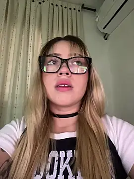 ZoeJhonson-1 online show from 28, 7, 2026