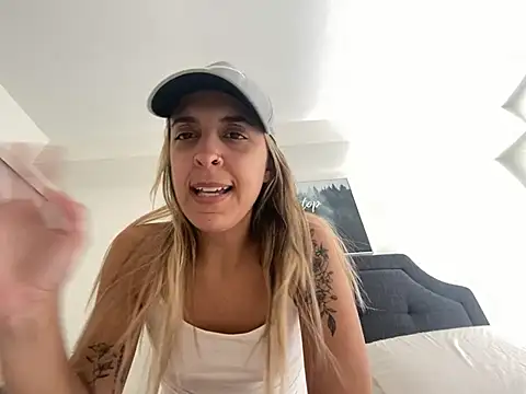 mellybearzzz online show from 27, 7, 2026