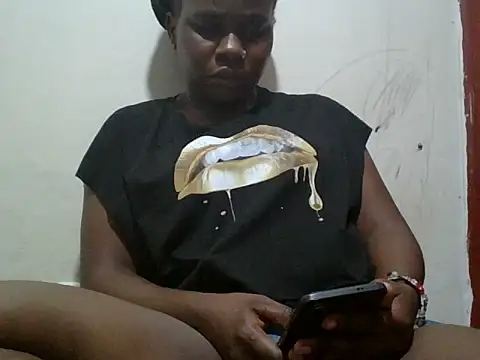 yummyychocolate  online show from 25, 7, 2026