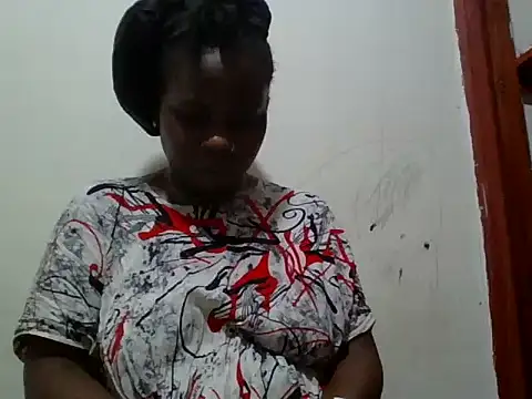 yummyychocolate  online show from 28, 7, 2026