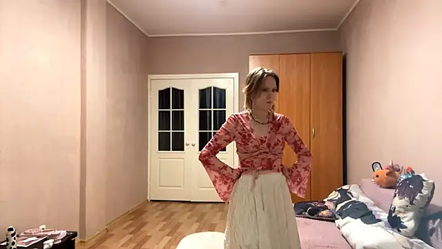 JosephineBulmer online show from 28, 7, 2026