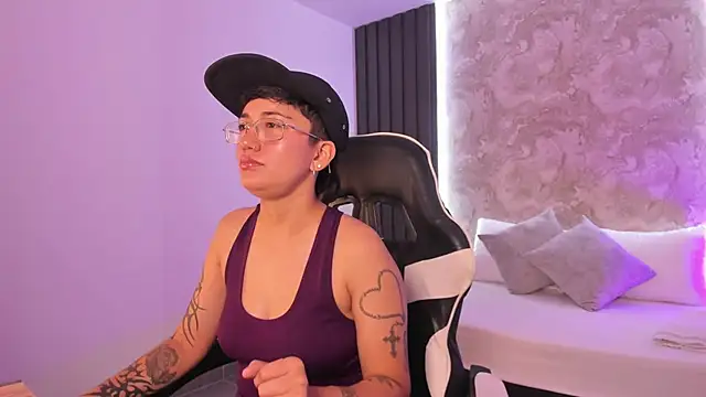 nelly swan online show from 25, 7, 2026