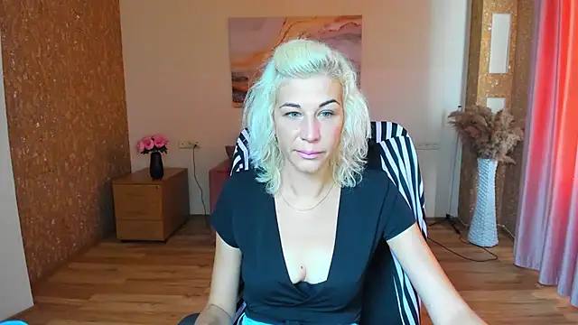 Emilia Wils online show from 26, 7, 2026