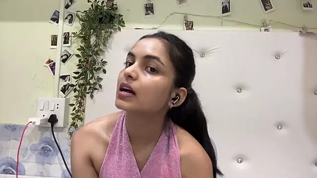 DainaFucci online show from 25, 7, 2026