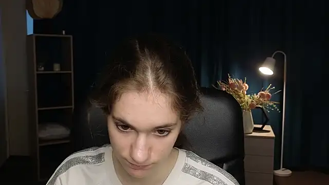 MuoiSlattery online show from 25, 7, 2026