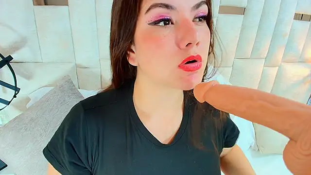 Julianna SX online show from 28, 7, 2026