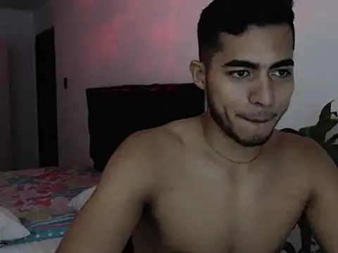 Snapshot of carlitospuma chatting on 4, 8, 2026 carlitospuma online show from 4, 8, 2026