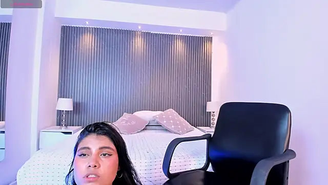 Alessiajames online show from 28, 7, 2026