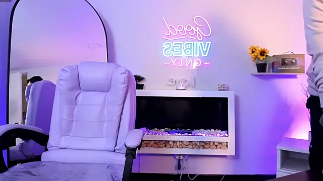 lunaclarx love online show from 27, 7, 2026