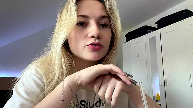 tutsiecutie online show from 28, 7, 2026