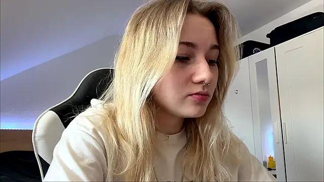 tutsiecutie online show from 28, 7, 2026